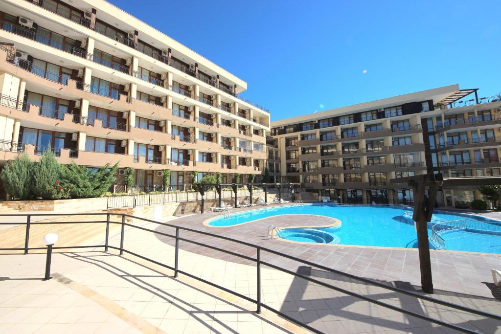 סבטי ולאס Menada Luxor Apartments מראה חיצוני תמונה